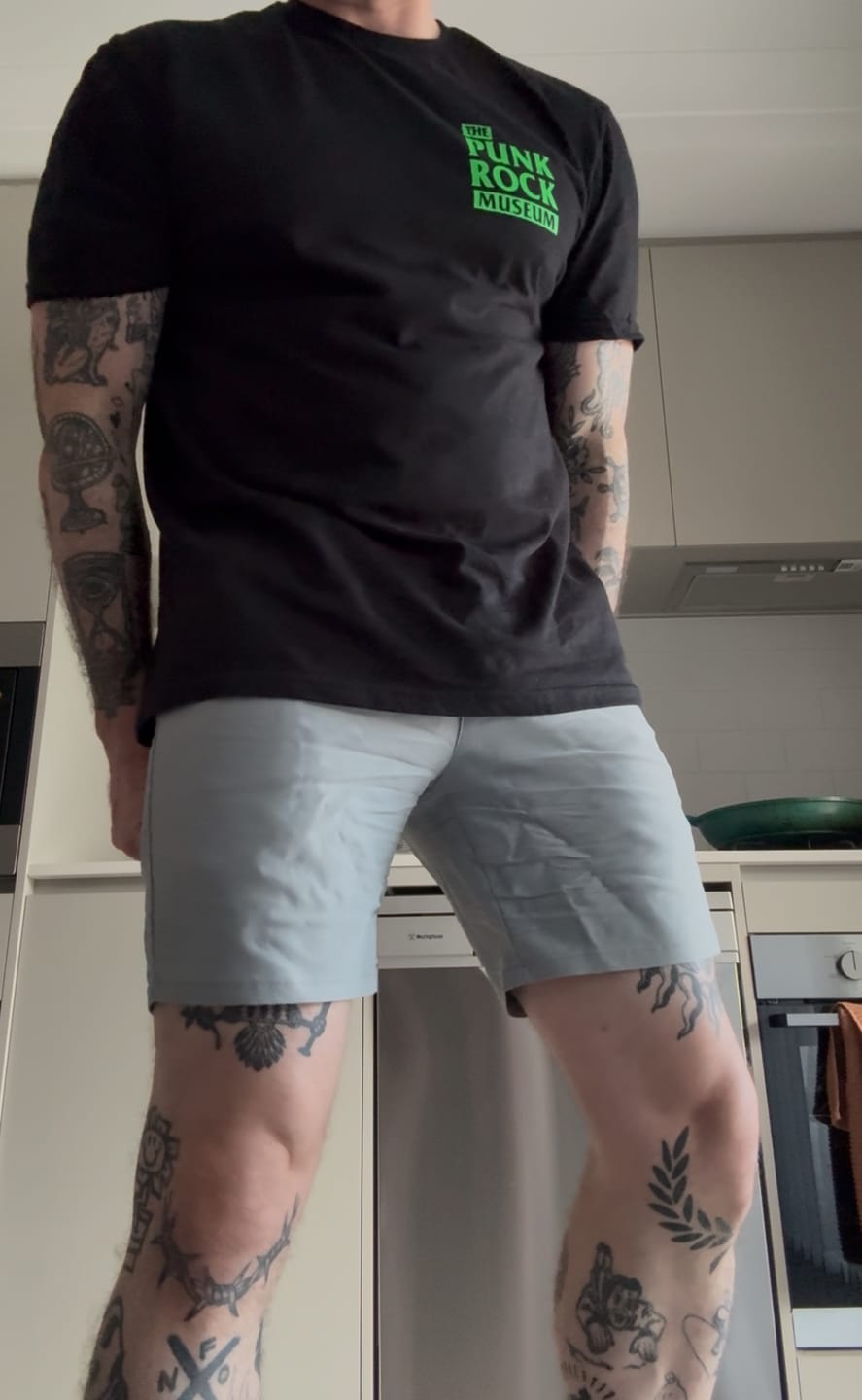 Customer photo review of Ultra-Stretch 7" Chino Shorts - Grey