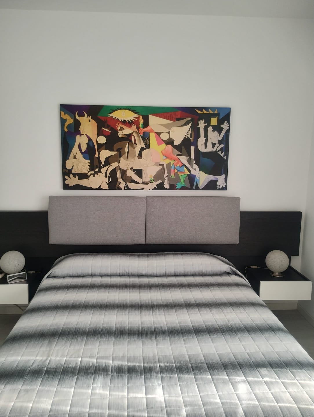 Customer photo review of Guernica di Picasso a colori – Stampa su tela - Arte moderna per arredamento