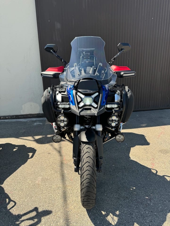 Customer photo review of LOBOO Upper Crash Bar for BMW R1300GS Adventure（2024-）