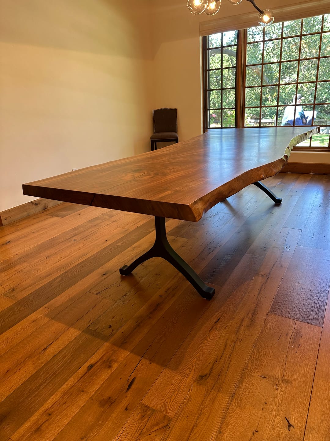 Customer photo review of Furniture Legs 401 Wishbone 28.3" H Modern Metal Dining Table Legs