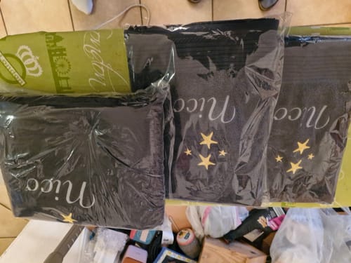Customer photo review of Personalisiertes Handtuch mit Namen für Erwachsene bestickt