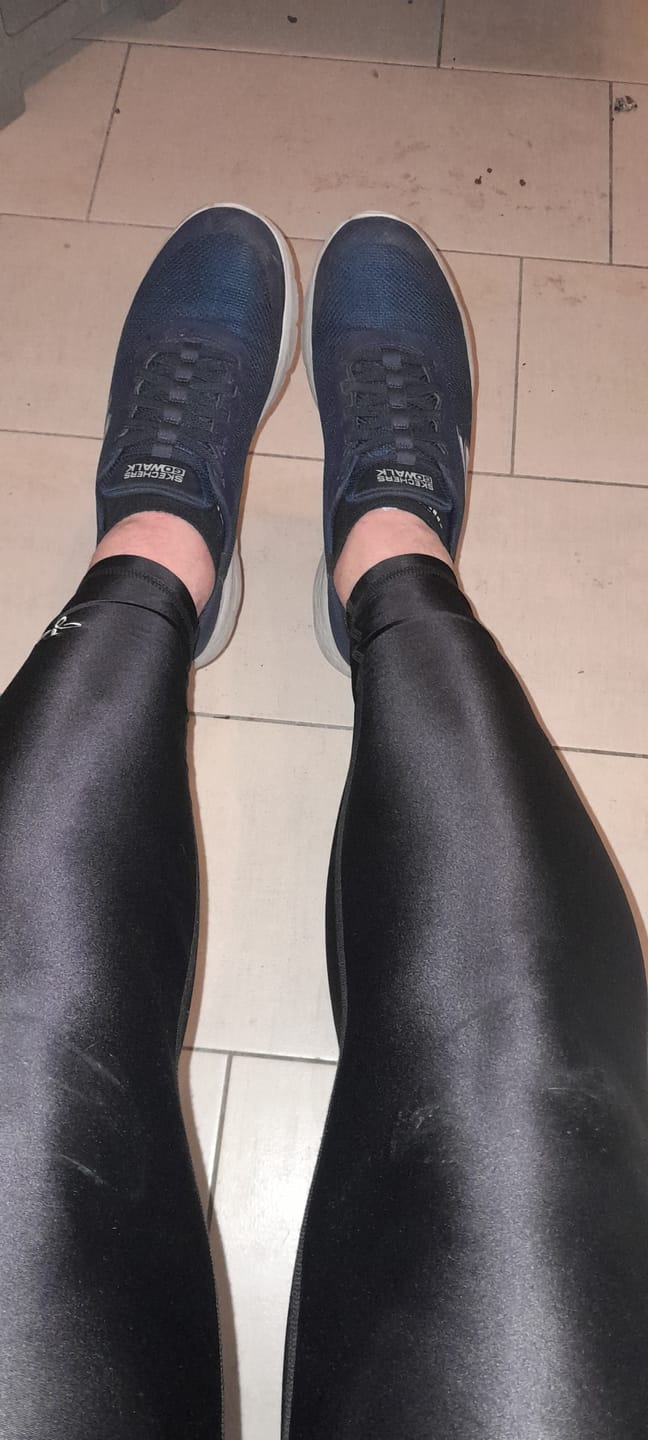 Customer photo review of Elegant Leggings shine men
