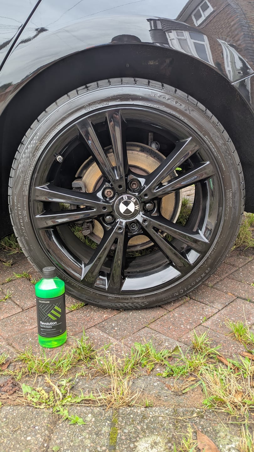 Customer photo review of Revolution - Tyre & Trim Gel