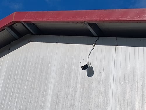 Customer photo review of FCD800 - Cámara de seguridad panorámica de 4K doble lente PoE para exteriores, vista panorámica de 180°, visión nocturna inteligente con doble luz, audio bidireccional, sirena y alarma activas, detección de personas y vehículos, IP67