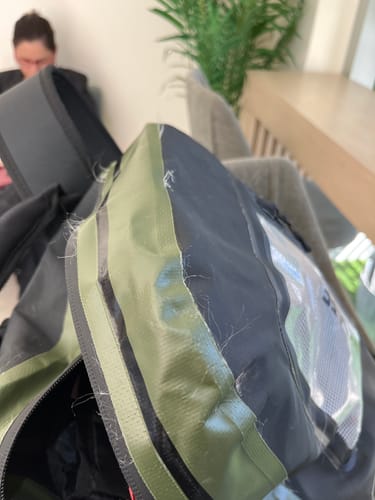 Customer photo review of Mochila Outdoor PUKEM 20 Lts c/porta notebook DRYSAFE  Verde Militar
