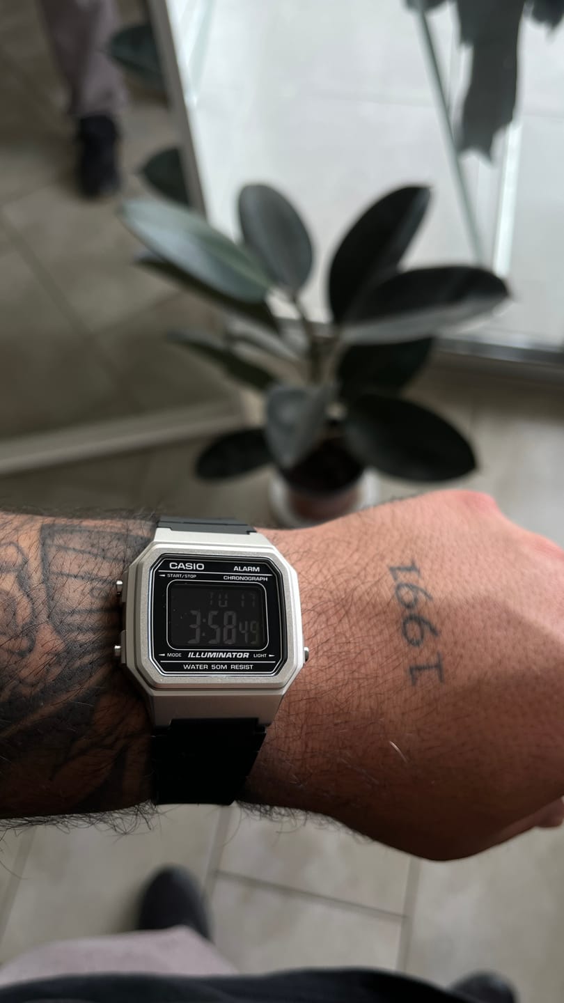 Customer photo review of Reloj Casio Vintage W-217HM-7BV Plateado/Negro