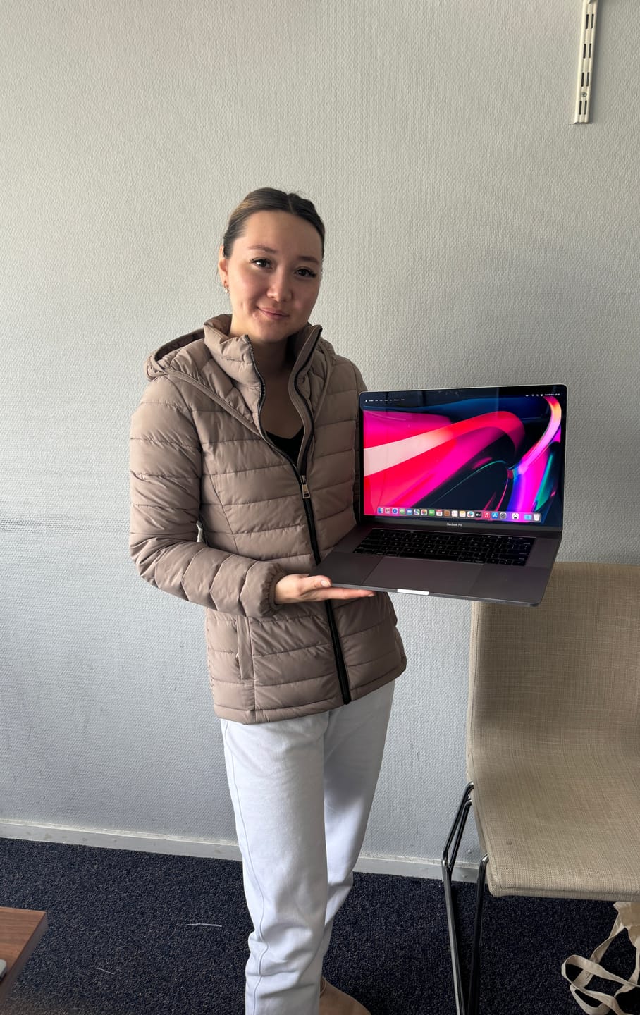 Customer photo review of Macbook Pro 15,4" 4k Retina| Touch Bar | intel Core i7 | 512 Gb SSD | 16Gb RAM | Spacegrey (2017)