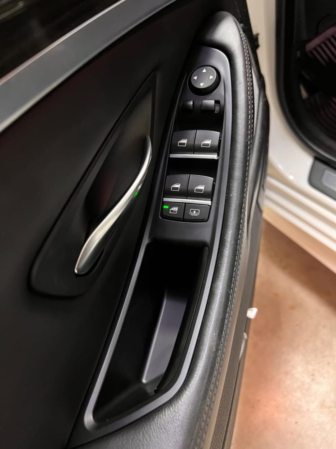 Customer photo review of Driver Side Window Switch Armrest Panel for BMW 5 Series F10 F11 2010-2016 | SPCRSO
