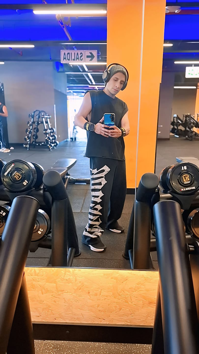 Customer photo review of 3022 - Anarchy Cropped Tanks