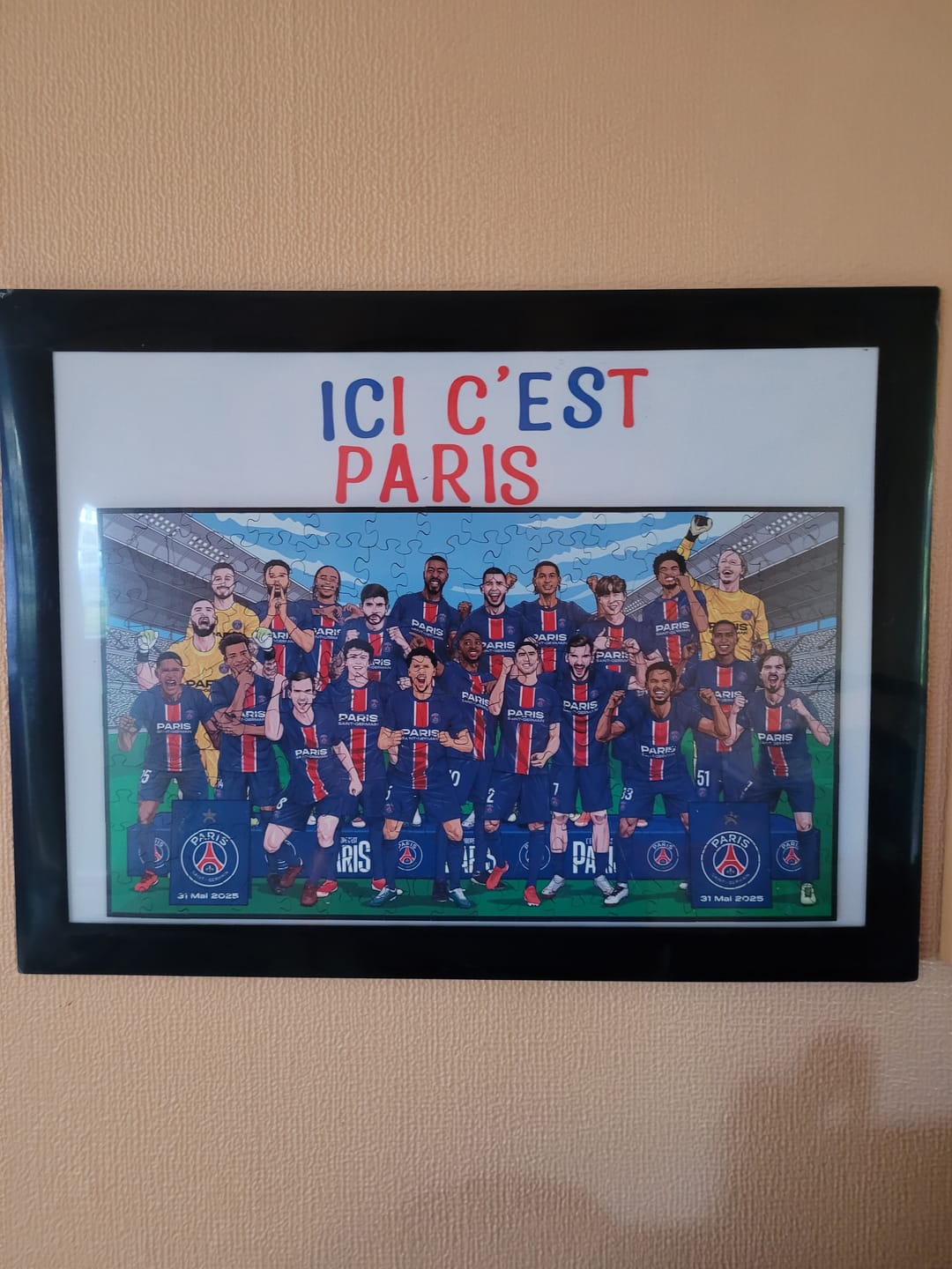 Customer photo review of Équipe Paris Saint-Germain® "Triplé Historique" – Puzzle en Bois