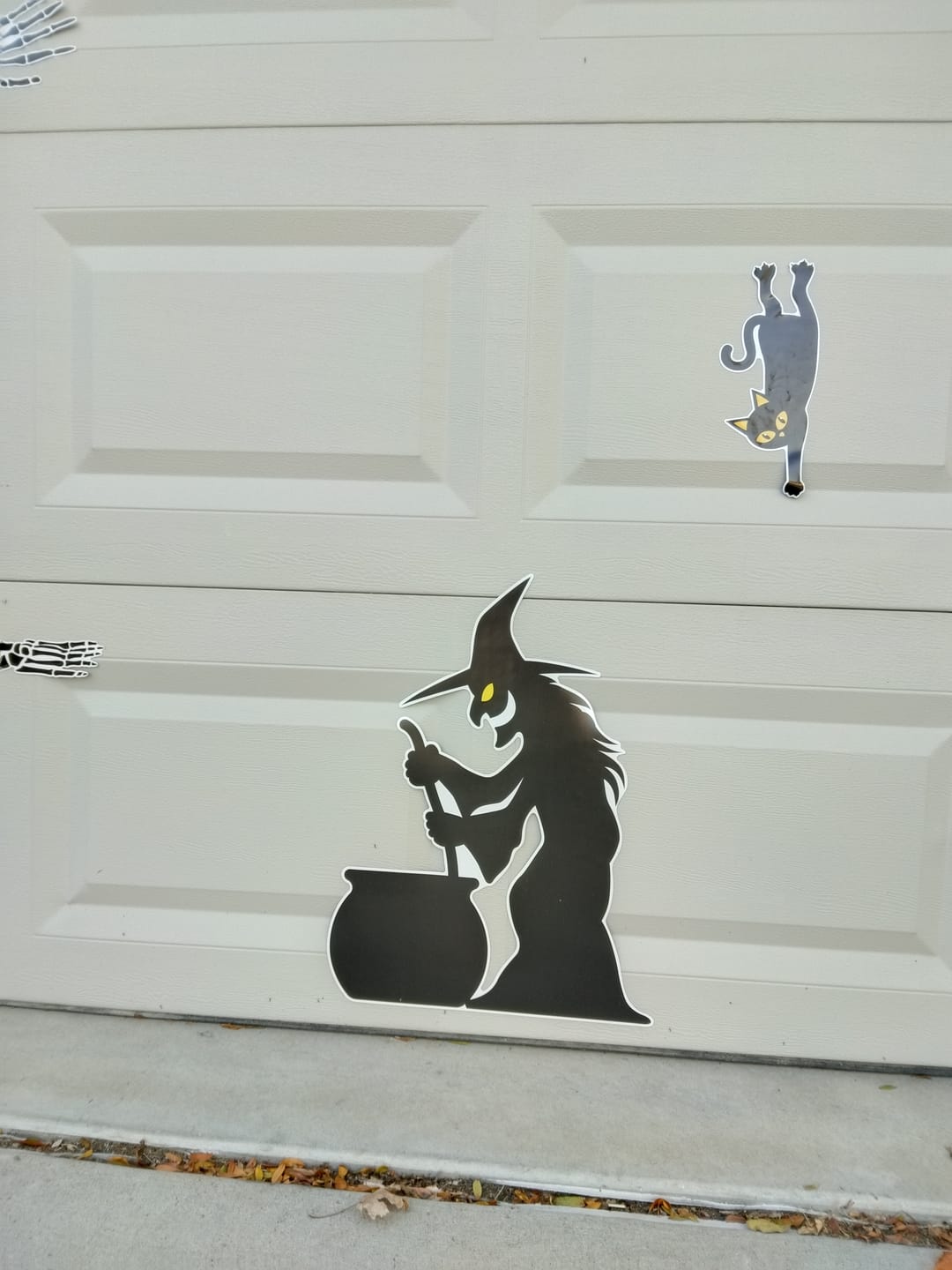 Customer photo review of 2 Piece Witch Shadow Magnet | Halloween Decorations