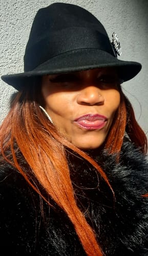 Customer photo review of Outre The Daily Wig Lace Part Wig - KAMALA