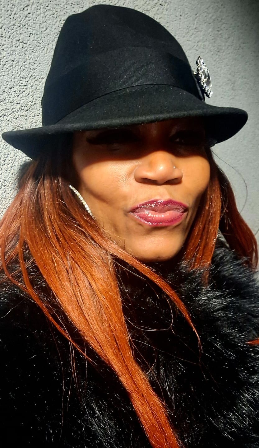Customer photo review of Outre The Daily Wig Lace Part Wig - KAMALA