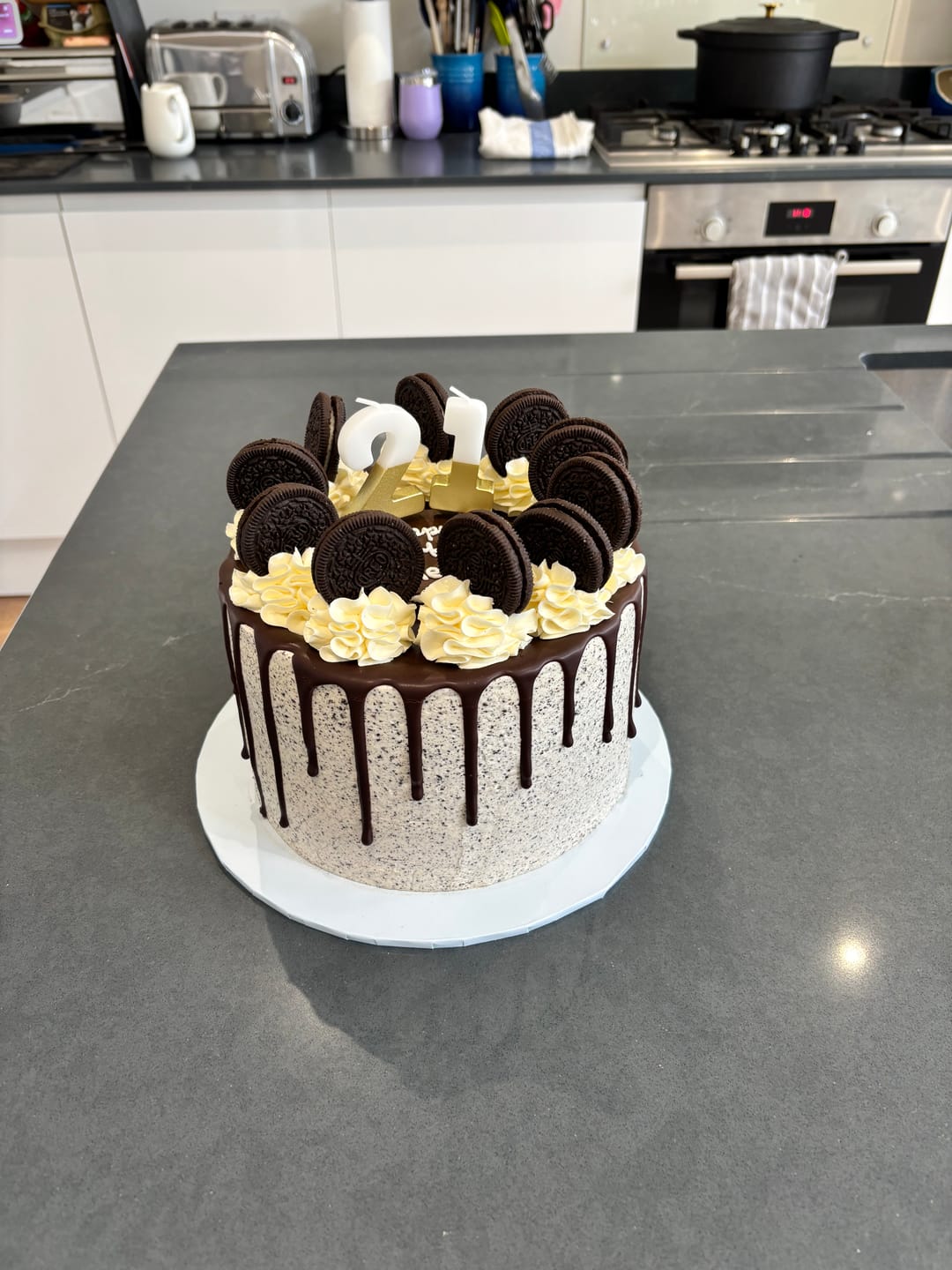 Customer photo review of Oreo Cookies & Cream Cake