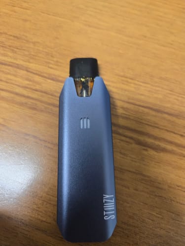 Customer photo review of 6 pc 2 Batteries 4 Pods 2 Grams Alpha THC Starter Package Vaping System