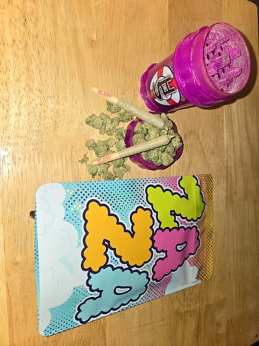 Customer photo review of Maui Wowie - 28 Grams Littles - Sativa