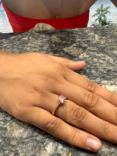 Customer photo review of ANILLO COMPROMISO CORONA ROSA BRILLANTE PANDORA
