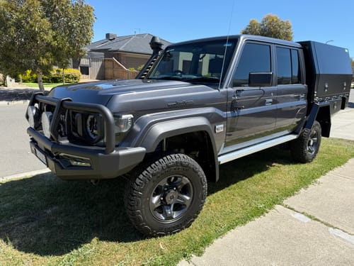 Customer photo review of Clear/Crystal Turn Signal Side Marker + Front Corner Indicator Combo to suit Toyota LandCruiser 70 Series (09/2023+)