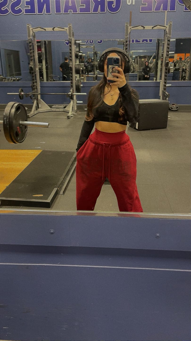 Customer photo review of W257 My eyes are up here Jogger