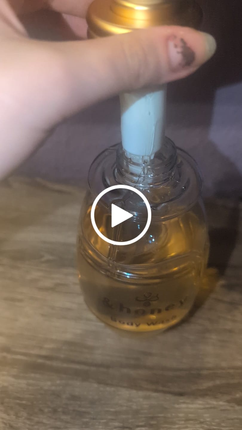 Customer video review of & Honey Deep Moist Body Wash Kinmokusei Honey 500ml