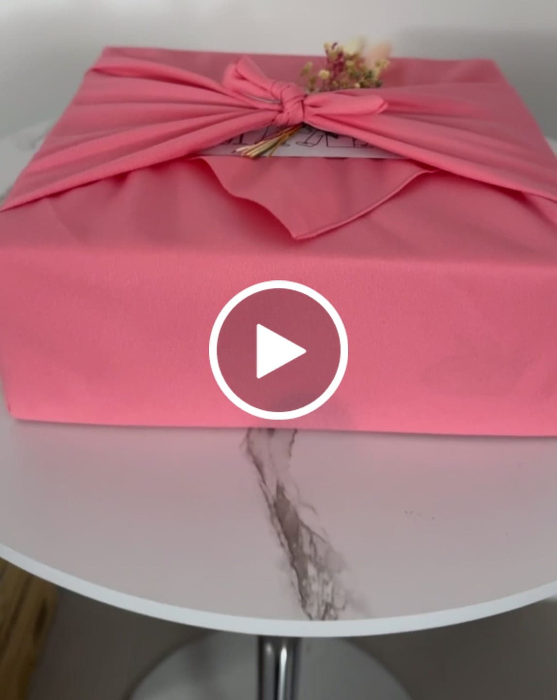 Customer video review of Crystal Mica 24/18cm Round Plate