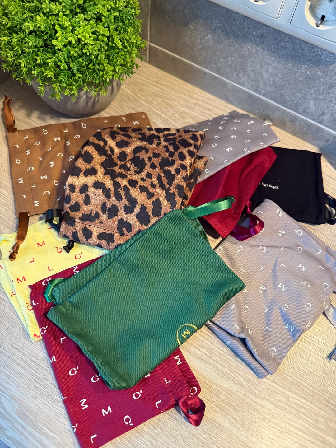 Customer photo review of Dovana 🎁 CLM Beauty bag (dizainas ir spalva gali varijuoti)