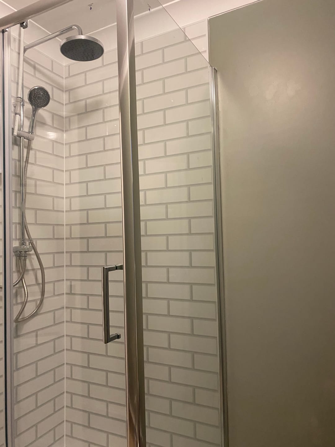 Customer photo review of 10mm White End Cap Trim