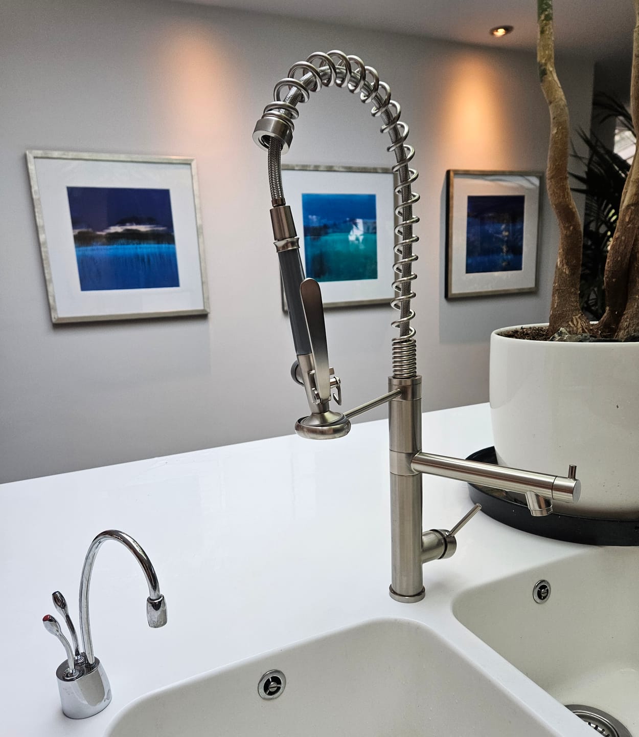Customer photo review of Klempner Professional Pull Down Spray Dual Handle Swivel Spout Kitchen Faucet