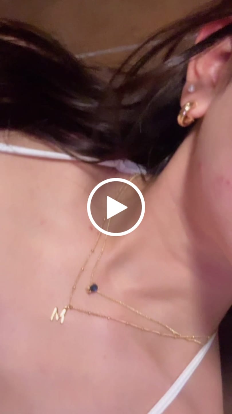 Customer video review of Personaliza Tu Collar Birthstone Gota Dorado