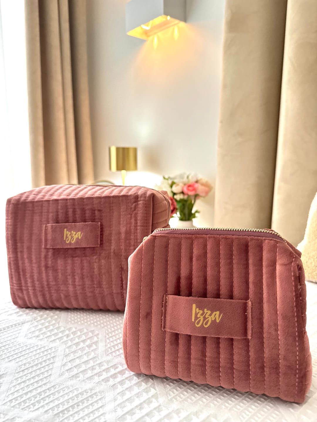 Customer photo review of Beauty Kram - Personalisierte Kosmetiktasche für  Make Up und Reiseutensilien aus Premium Samt
