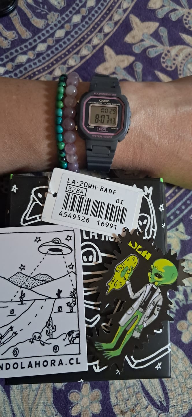 Customer photo review of Reloj Casio Vintage LA-20WH-8ADF Gris Rosado