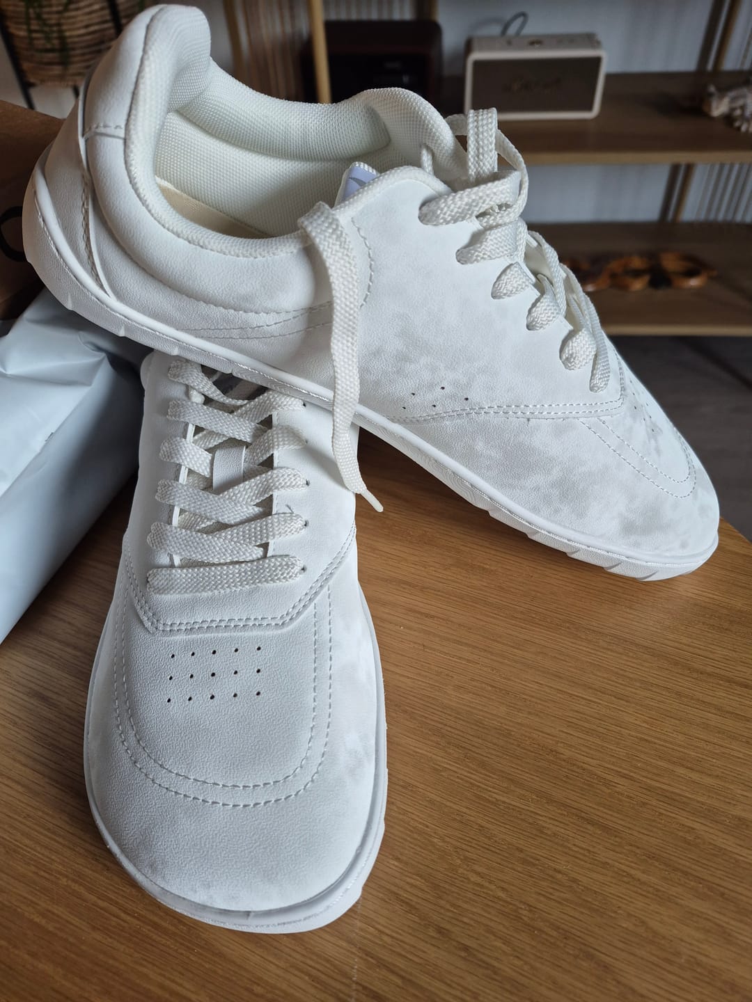 Customer photo review of Vaistoa Katu 2 -paljasjalkasneakerit