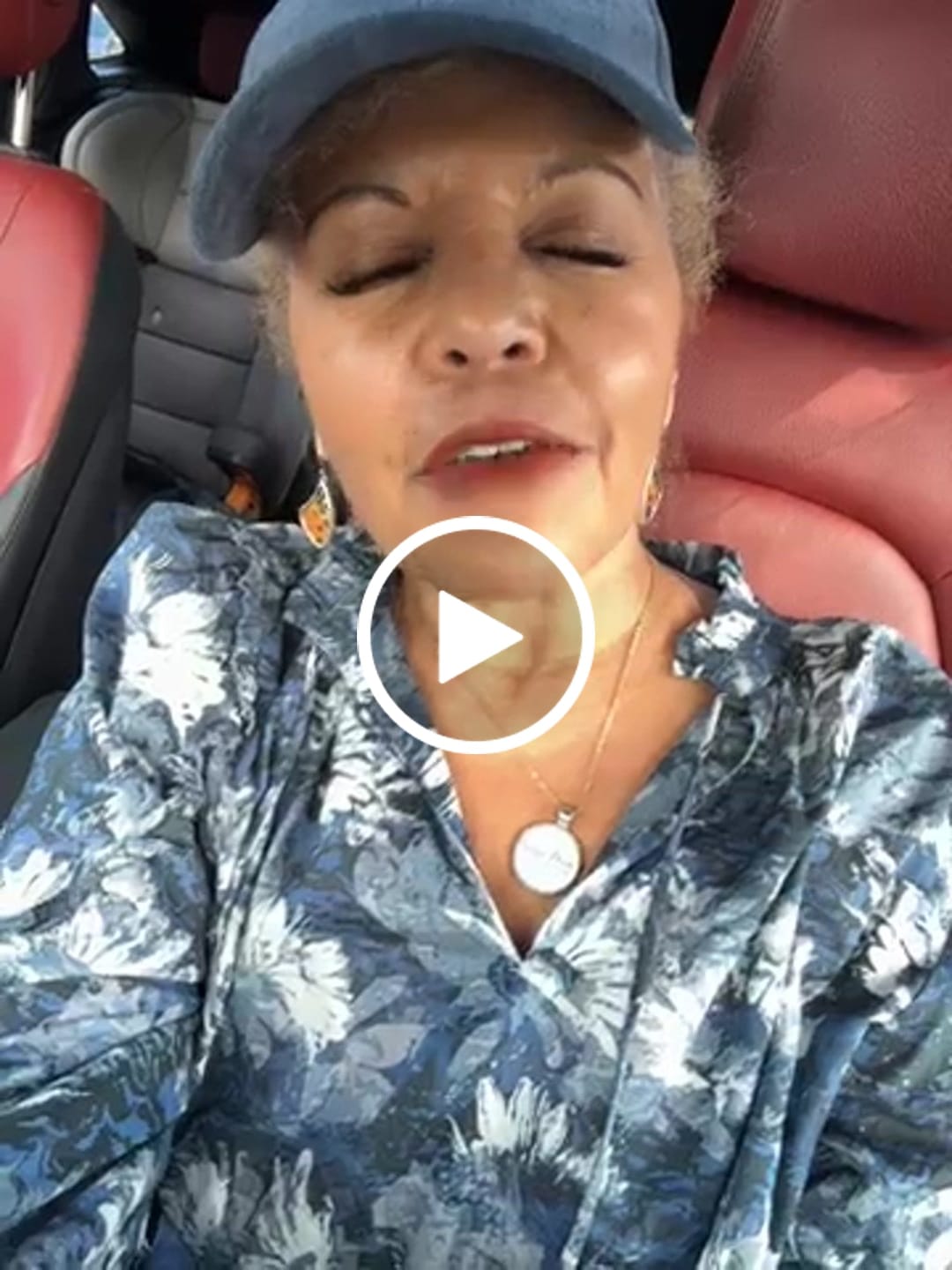 Customer video review of Velvet Gossamer® Lash Featuring GripTex™