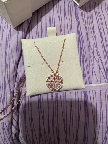 Customer photo review of Daphne Clover Necklace
