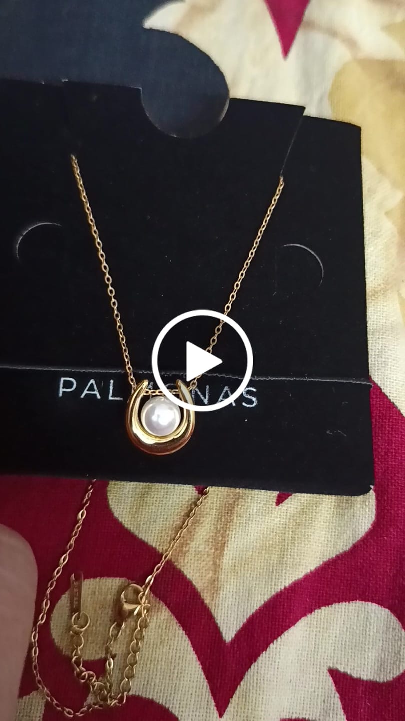 Customer video review of Pearl Embellished U Necklace