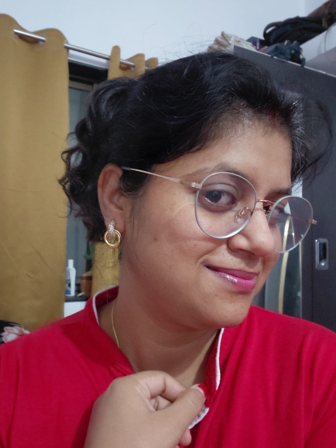 Customer photo review of Urban Edge Gold Stud Earrings