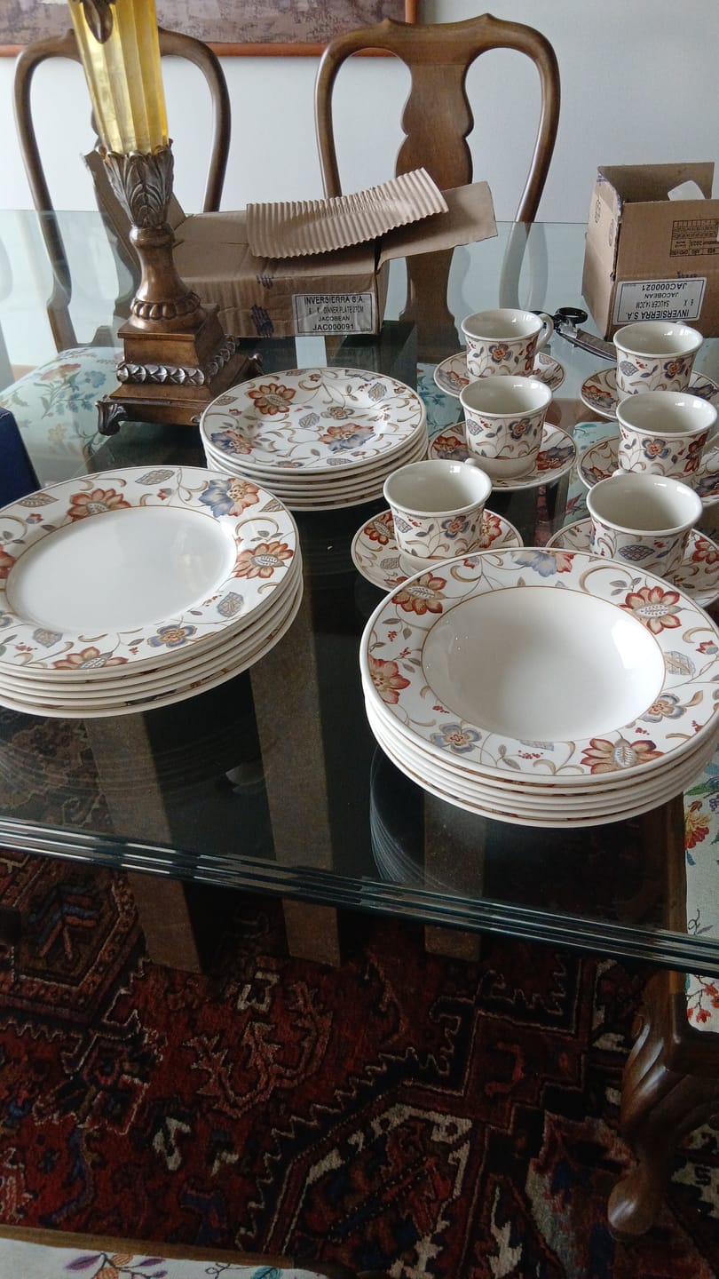 Customer photo review of Juego De Vajilla 30 Piezas Porcelana Fina Jacobean