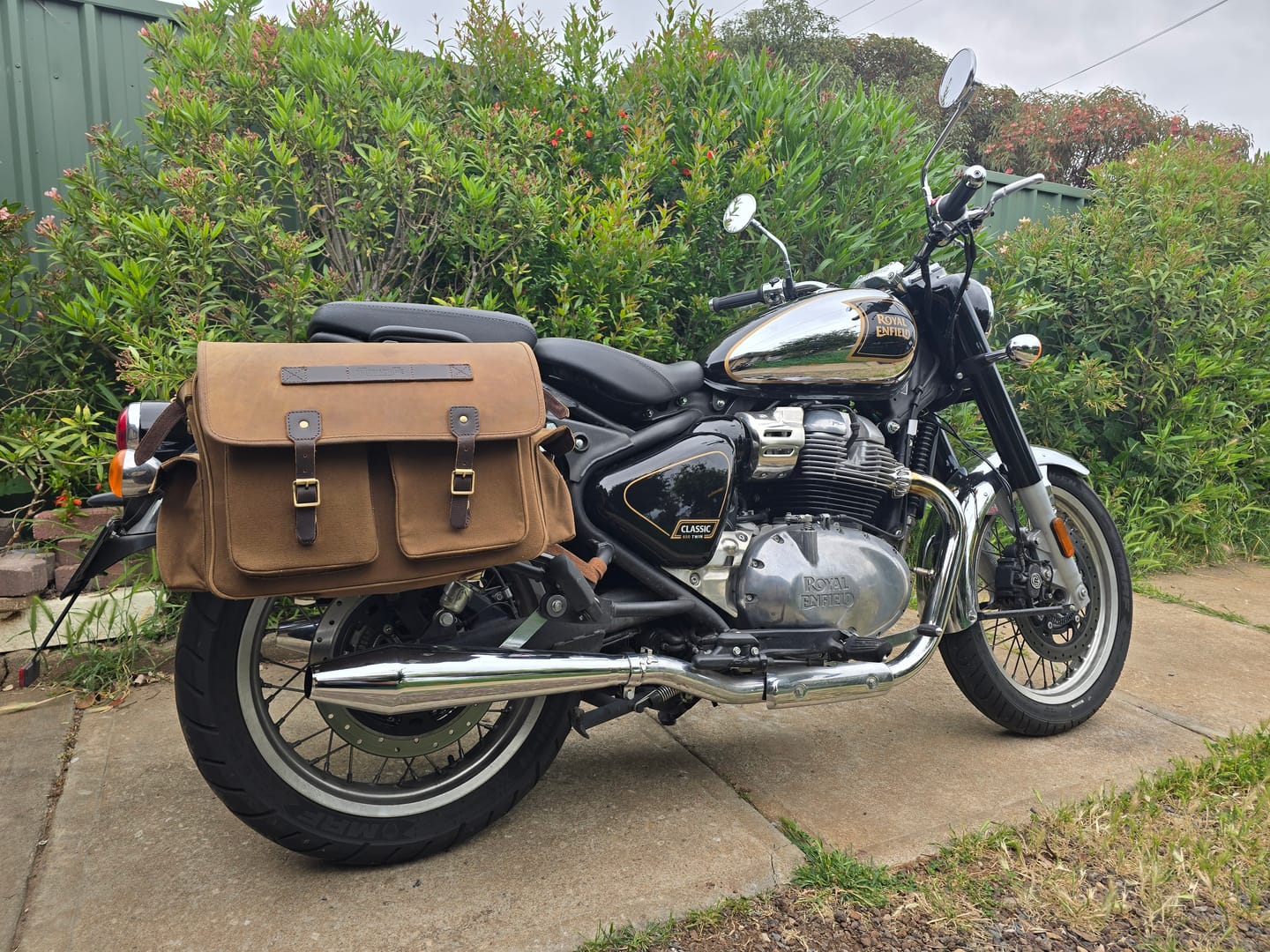 Customer photo review of expedition saddlebag for classic 650