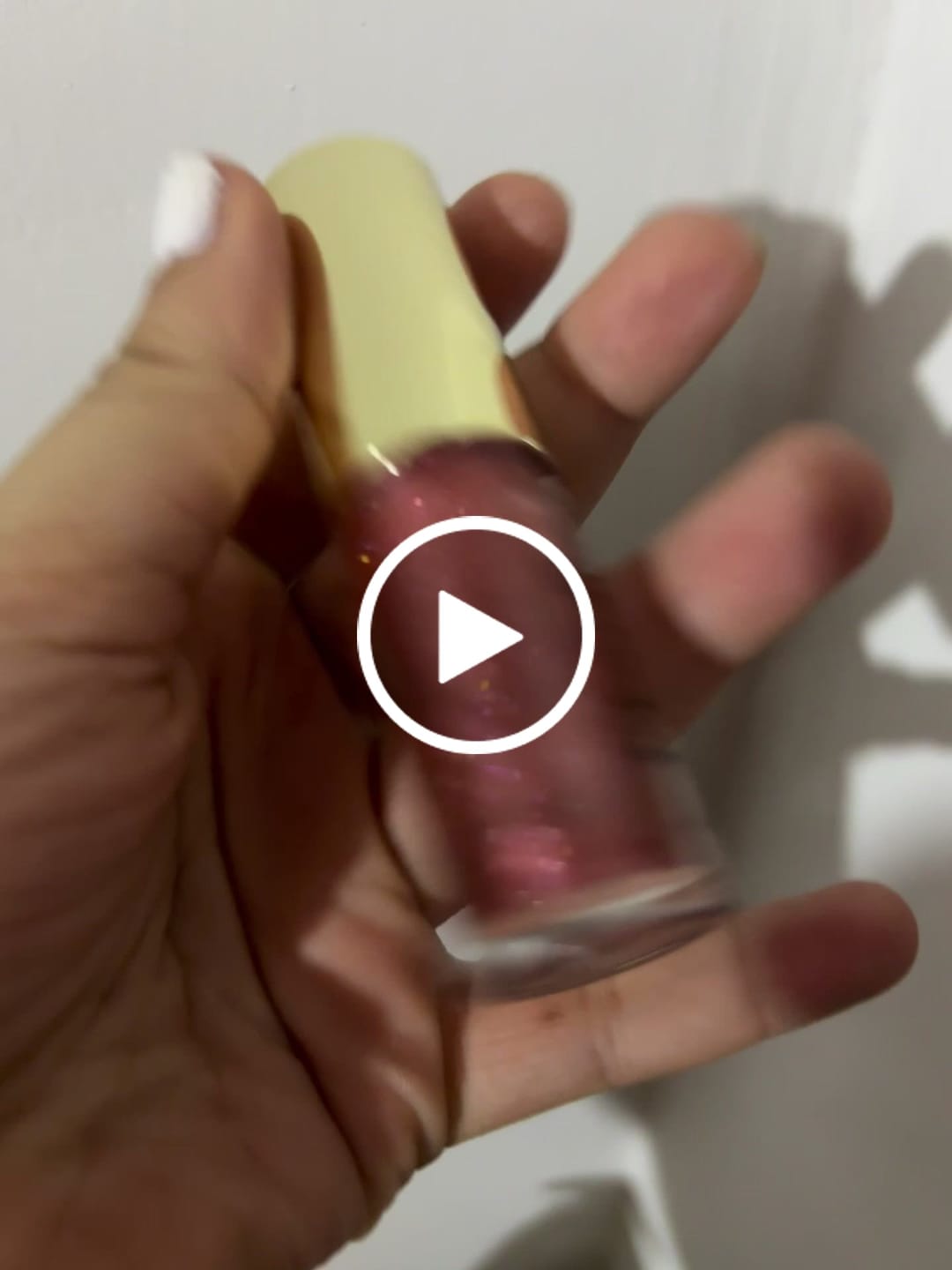 Customer video review of LIP GLOSS  1ST SCENE