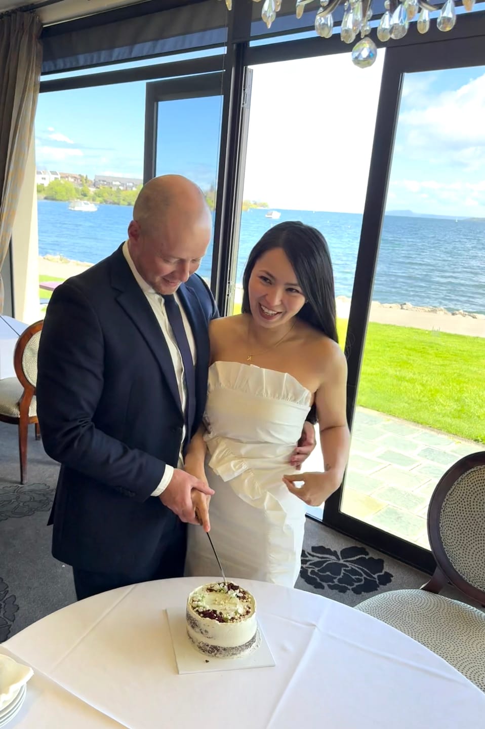 Customer photo review of red velvet cake