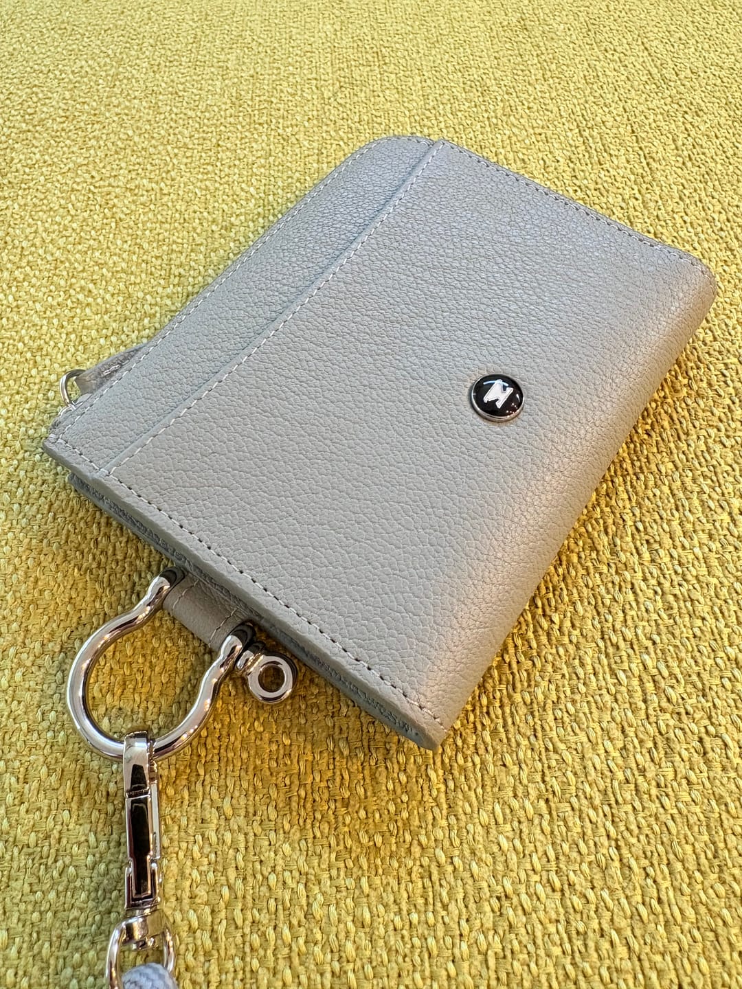 Customer photo review of ジップレザーウォレット グレー AirTag 収納ポケット付き 財布 / Zip Leather Wallet Blue Gray