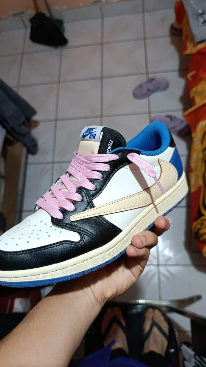 Customer photo review of Air Jordan1 Retro Low x Fragment Design x Travis Scott x 'Sail Black Military Blue'