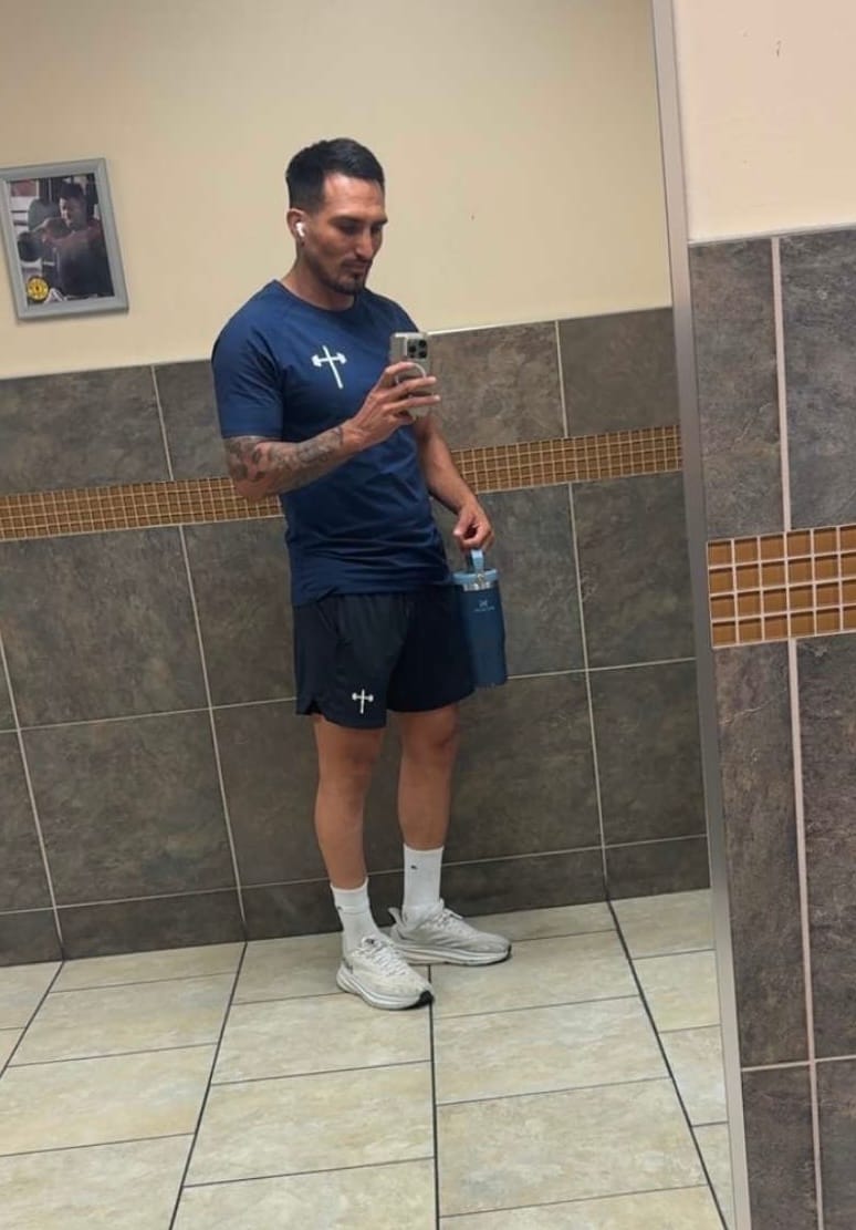 Customer photo review of Original Fitted Performance Tee