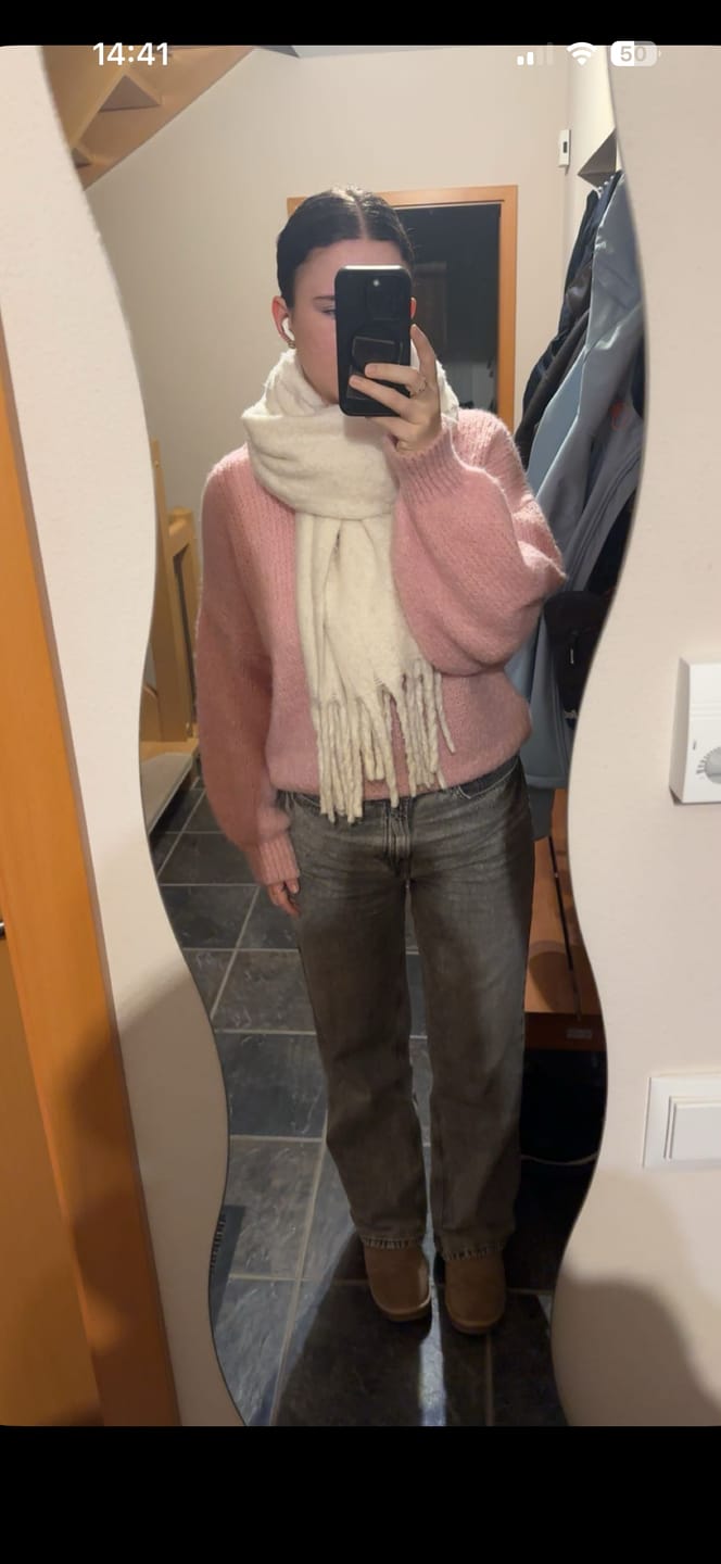 Customer photo review of Essential Oversize Knit