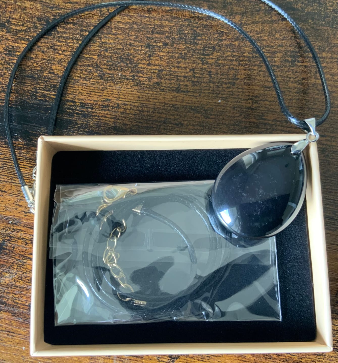 Customer photo review of Pendentif en Obsidienne Oeil Céleste
