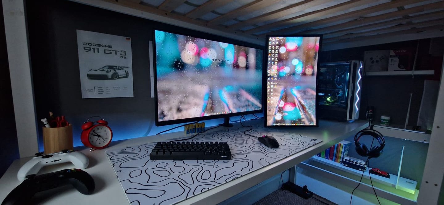 Customer photo review of White Topo Mousepad