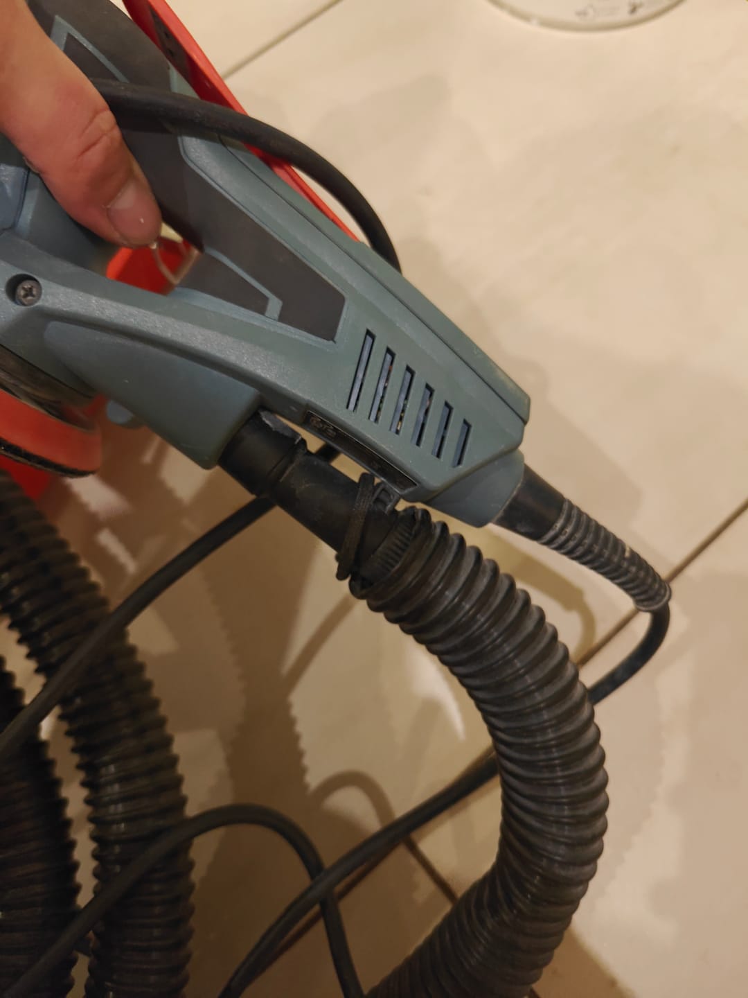 Customer photo review of FANZWORK Exzenterschleifer 5mm Schleifhub mit 125/150 mm Schleifteller Klett. 350W bürstenlosen EC-Motor, inkl. Tragkoffer 49E