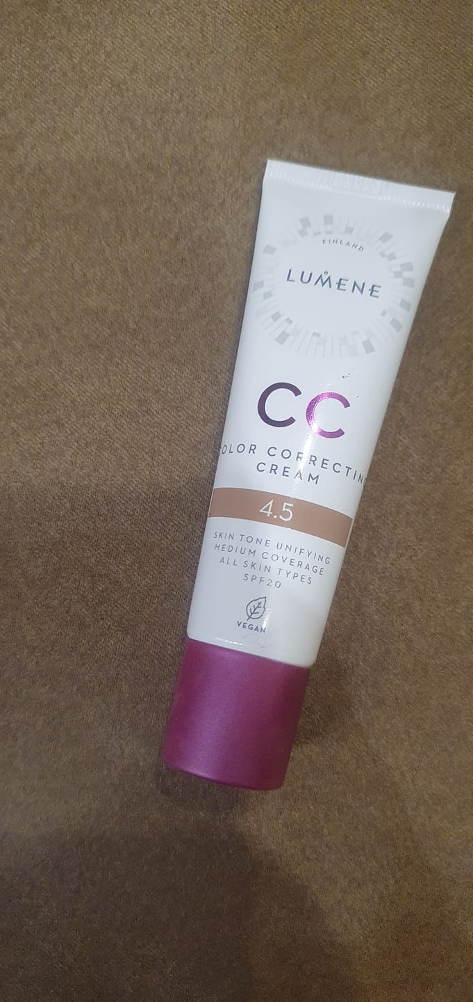 Customer photo review of Lumene CC cream - Веган CC Крем "Абсолютно съвършенство" 7в1 SPF 20