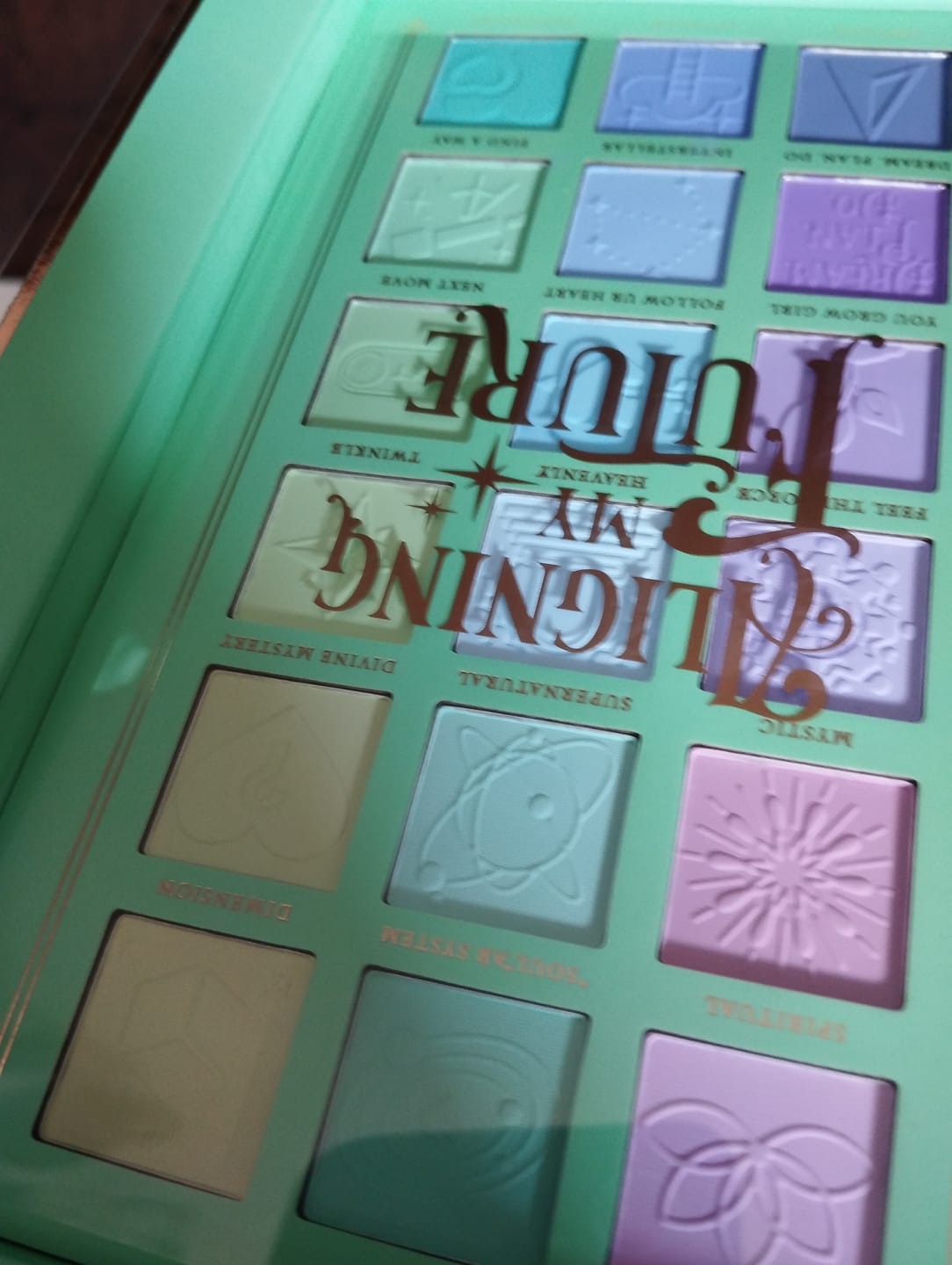 Customer photo review of P. Louise Aligning My Future Pastel Eyeshadow Palette