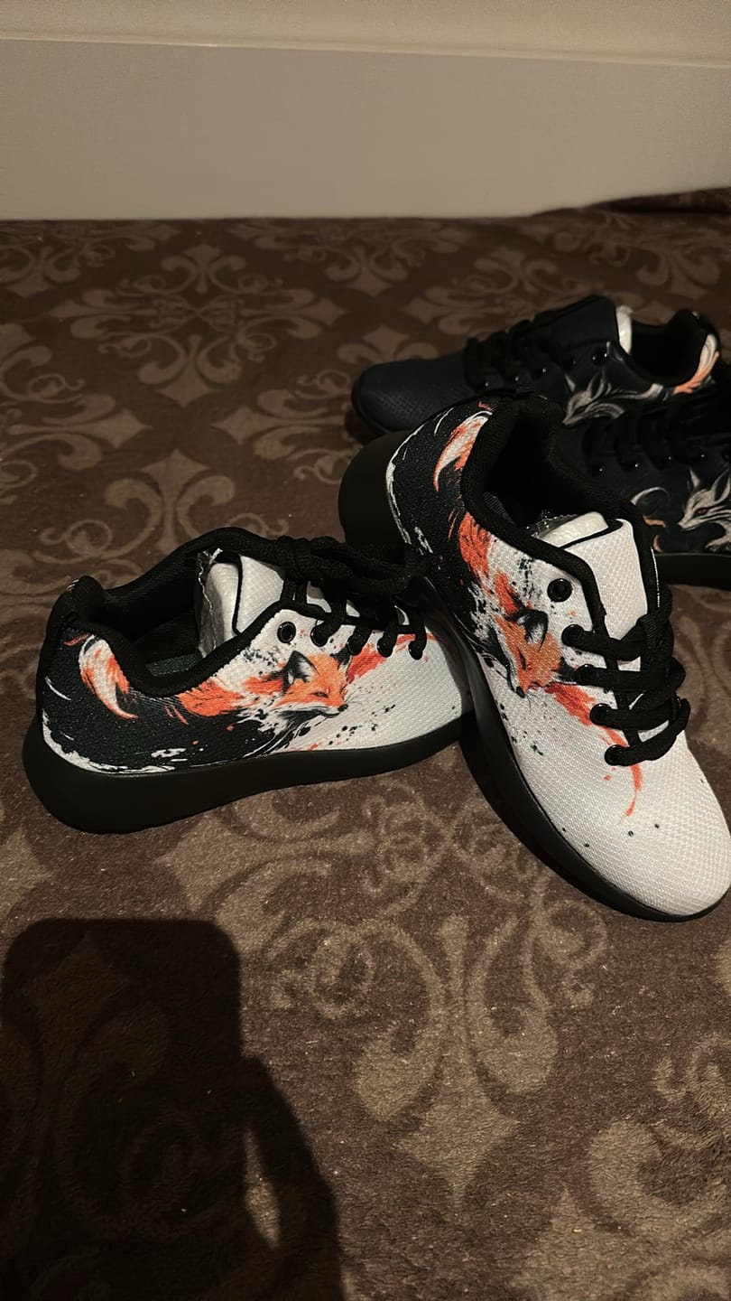 Customer photo review of Sneakers Tenko